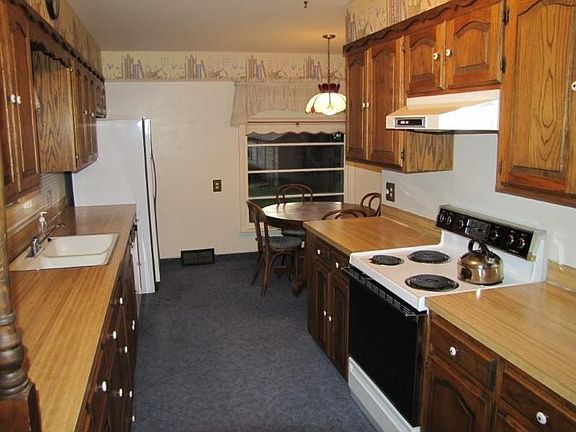 5th image of 2305 S 47th St