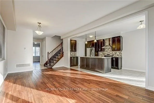 4 bed, $2,900 — Photo 3