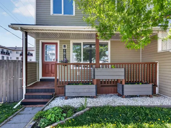 1013 N Smith Ave, Crossfield, AB T0M 0S0