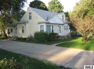 416 Falcon Rd, Jackson, MI 49202