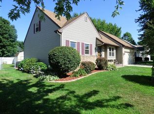 1306 Boca Teeka Dr, Valparaiso, IN 46383