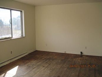 3rd image of 484 Penhale Ave