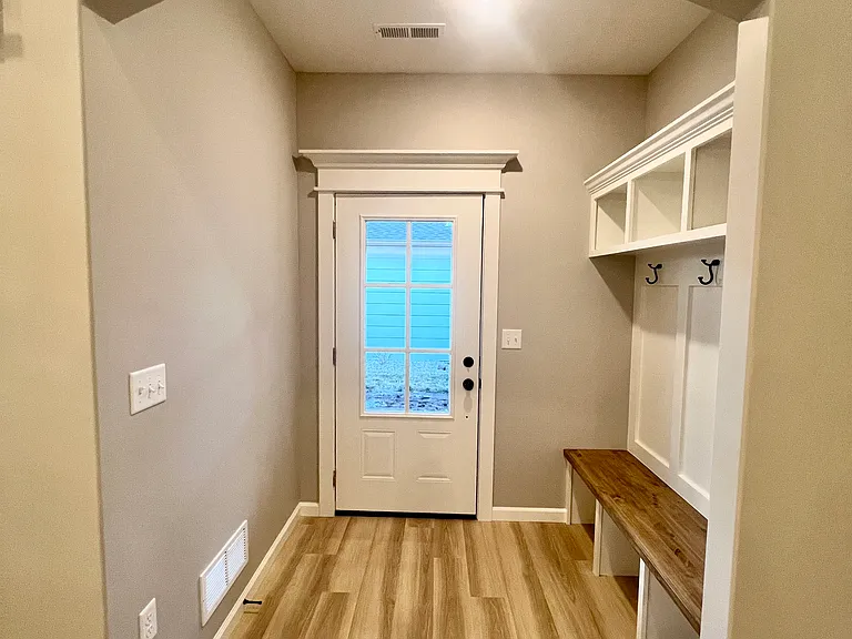9867 Weeping Willow Dr — Photo 2
