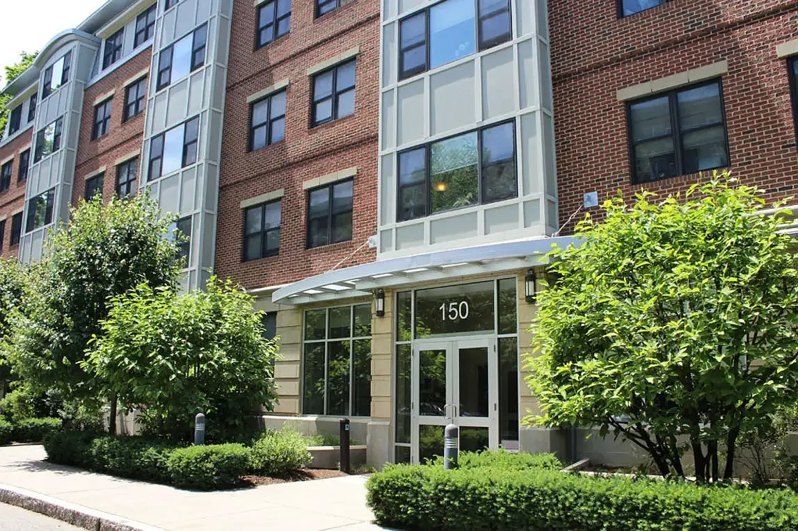 Building Photo - 150 Pleasant St
