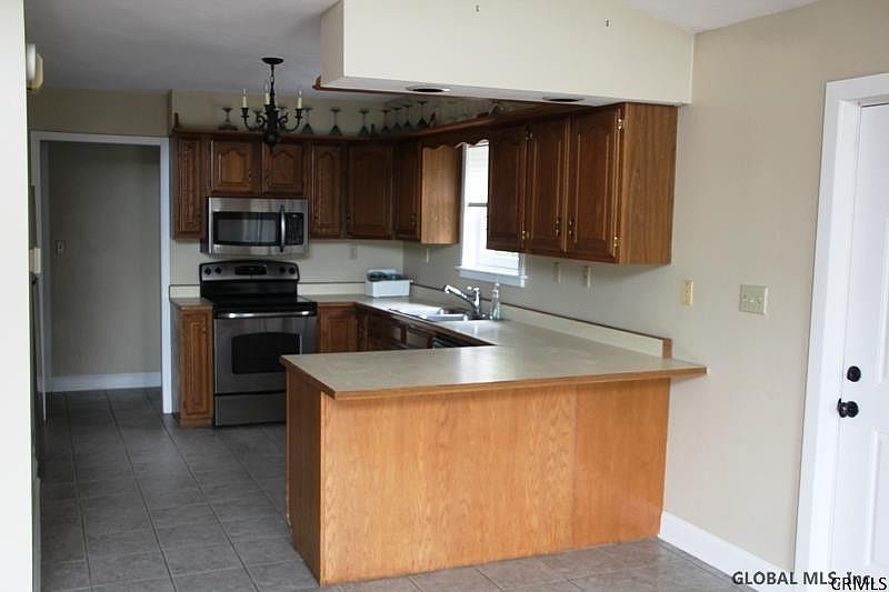 5th image of 179 SITZER Road