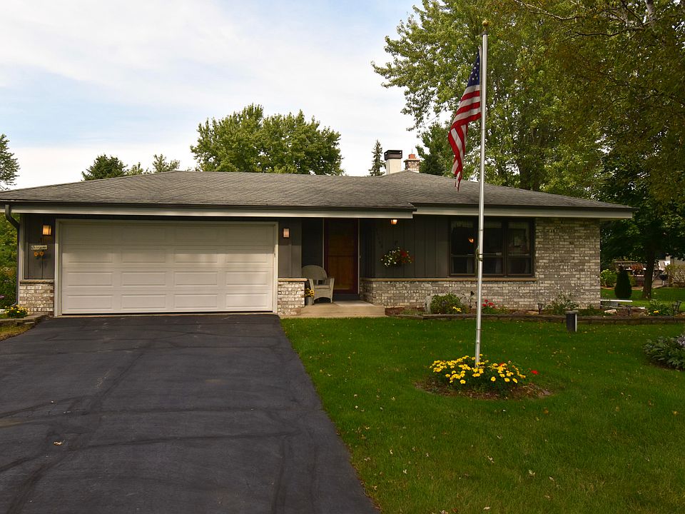 1st image of 36648 Clover Ln