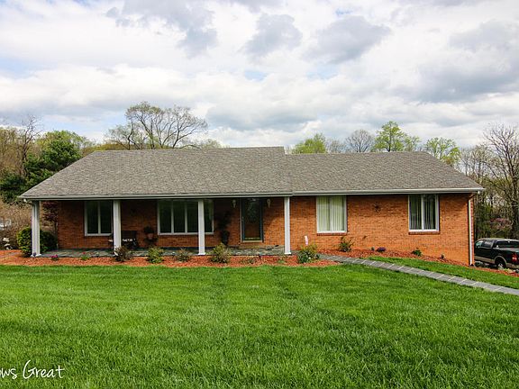 3rd image of 4019 Falling Creek Dr