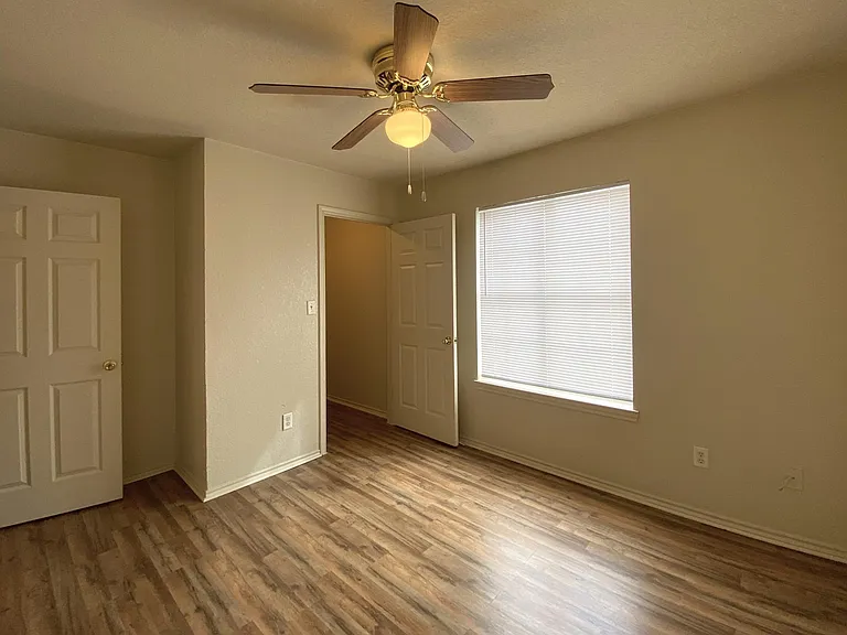 2801 Cantabrian Dr #C — Photo 9