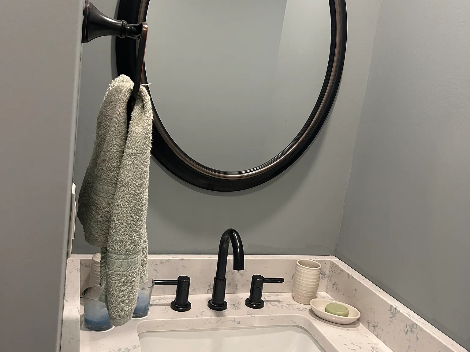3 bed, 2.5 bath, 1936 sqft, $1,900 — Photo 4