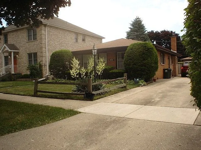 8526 Major Ave photo 1