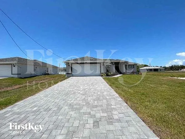 4 bed, 2.0 bath, 1614 sqft, $2,335 — Photo 1
