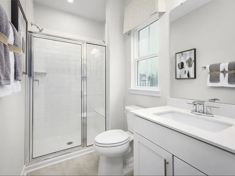 4 Friendship Ct — Photo 12