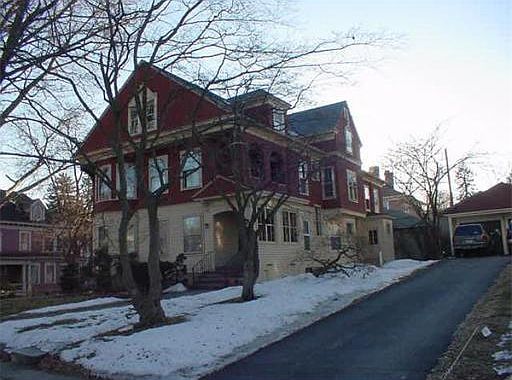 2nd image of 21 Beeching St #2
