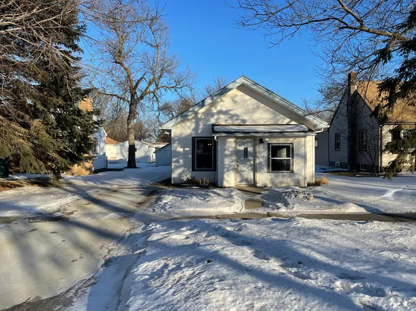312 Astrachan Ave, Volga, SD 57071