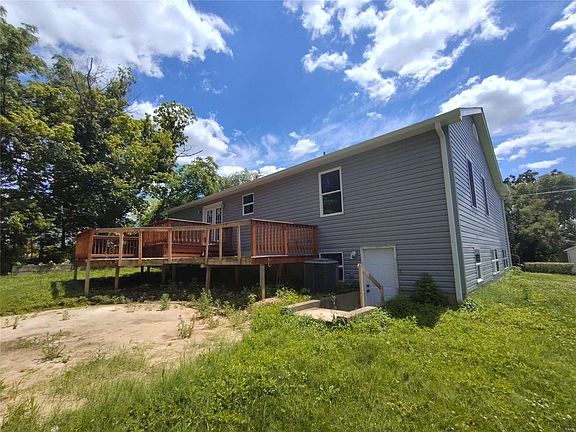3rd image of 404 Houser St