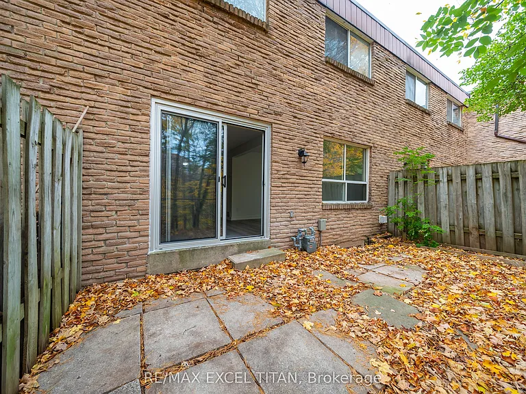 1285 White Oaks Blvd — Photo 1