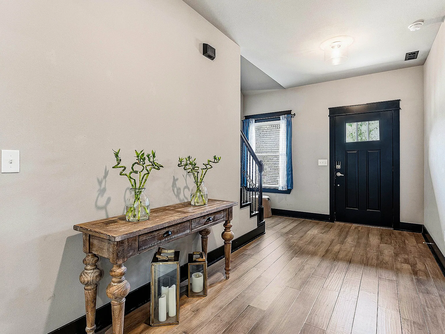 4 bed, 2475 sqft, $3,300 — Photo 4