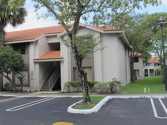 4th image of 3210 Coral Lake Ln