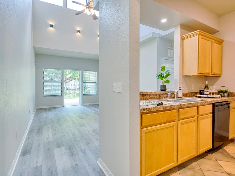 4125 SW 31st St — Photo 30