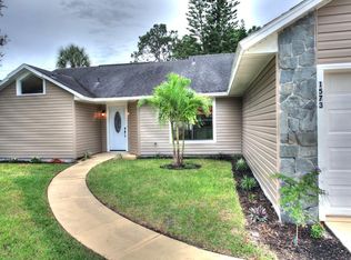 1573 Damask Ln, Sebastian, FL 32958