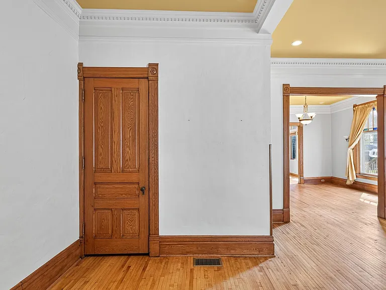 2735 Emerson Ave S #1 — Photo 2