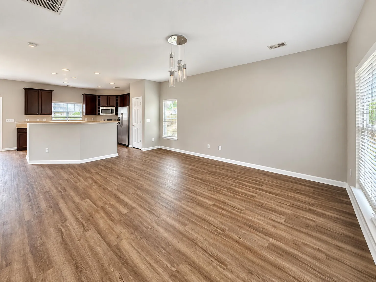 3 bed, 2.5 bath, 1780 sqft, $2,500 — Photo 4