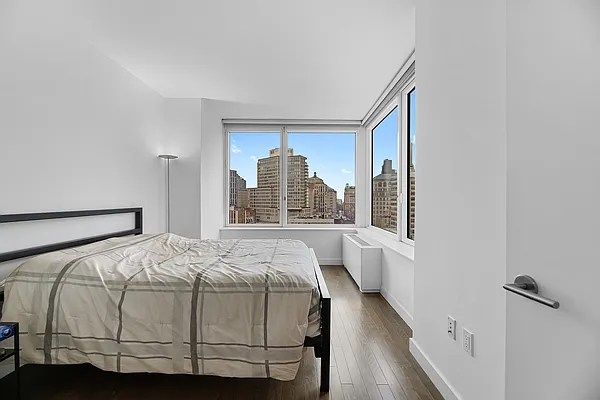 Rented by Corcoran | media 18