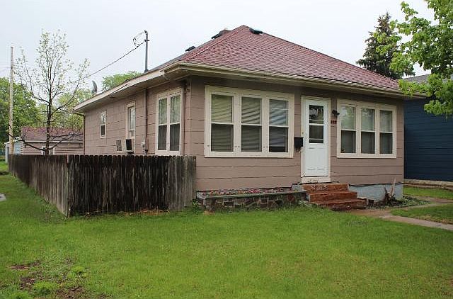 1st image of 322 27th Ave N