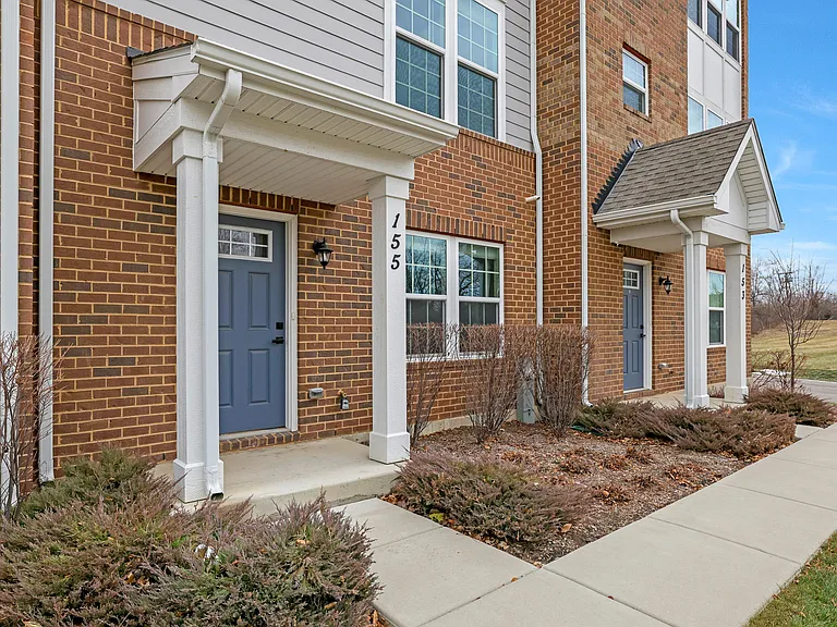 155 Canterbury Way — Photo 2