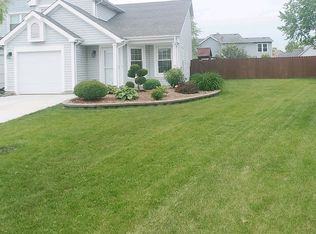 367 Cedar Ct, Carol Stream, IL 60188