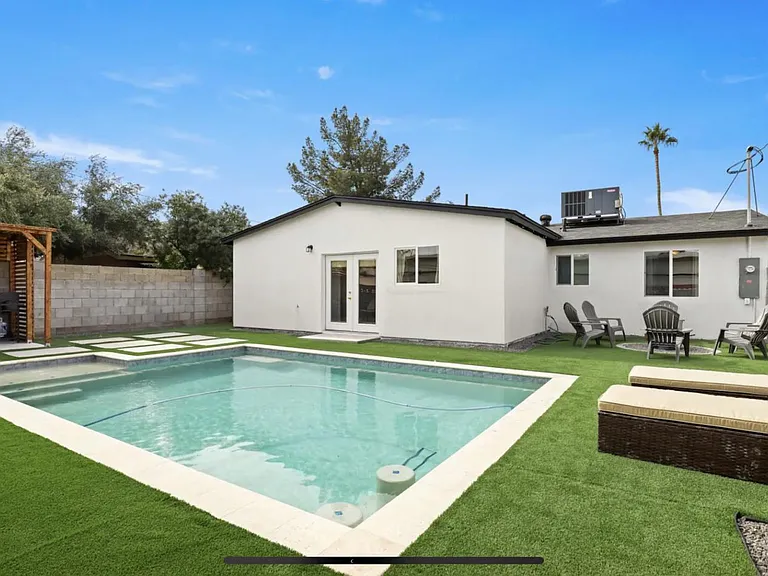 2241 N Sunset Dr — Photo 1