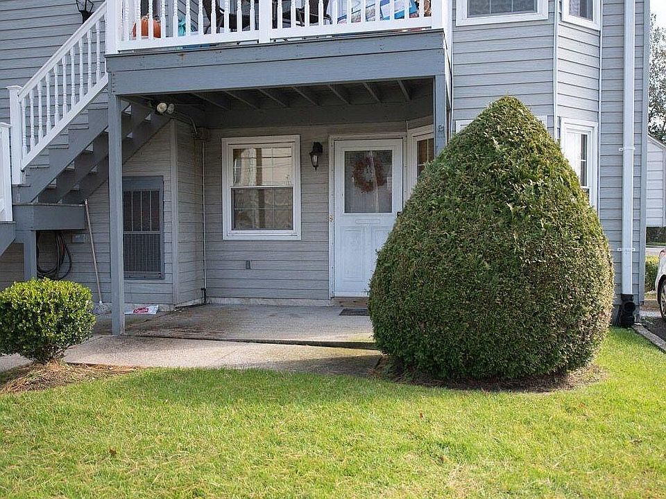 1st image of 3131A Morley Ave