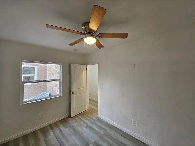 2111 W 54th St #2 — Photo 9