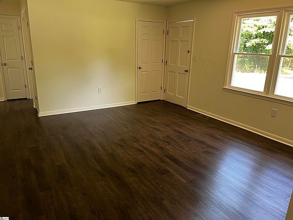 3rd image of 105 Hotel Hill Dr