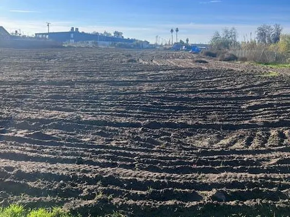 325 S S Park St Street, Porterville, CA 93257