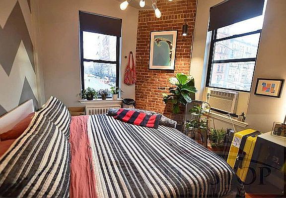 2nd image of 101 W 77th St APT F