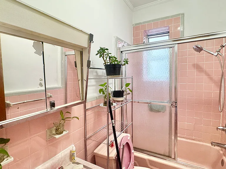 2018 62nd St #2F — Photo 2