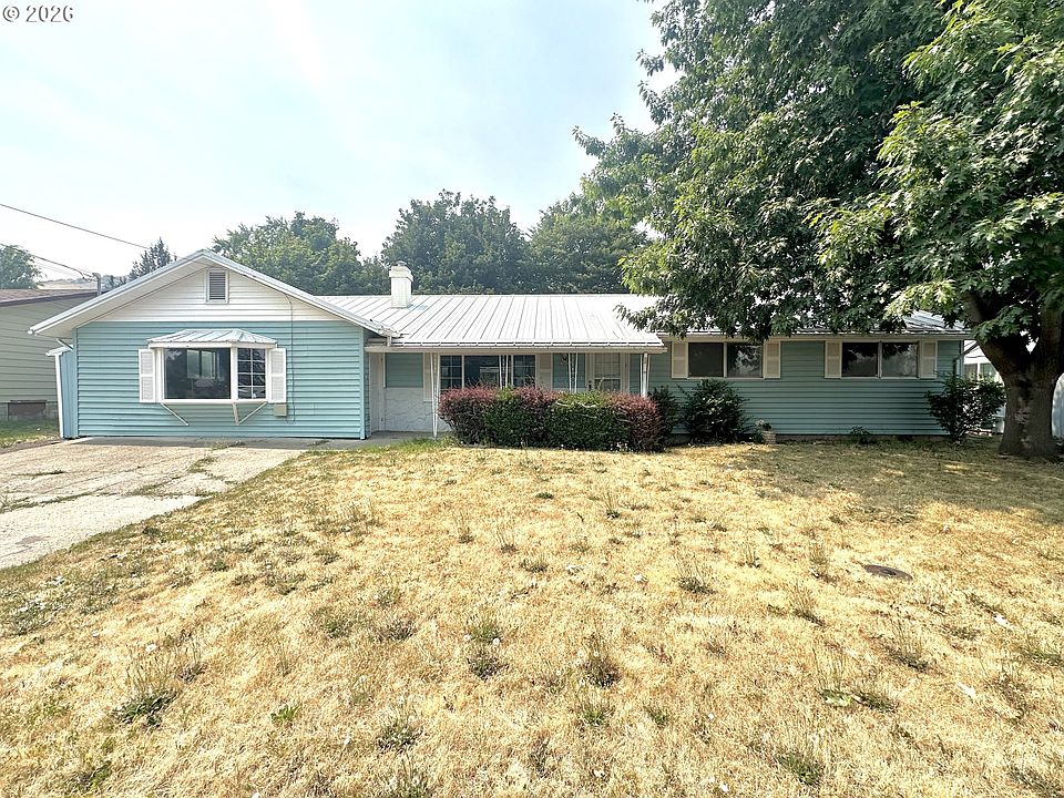 1st image of 404 1st St