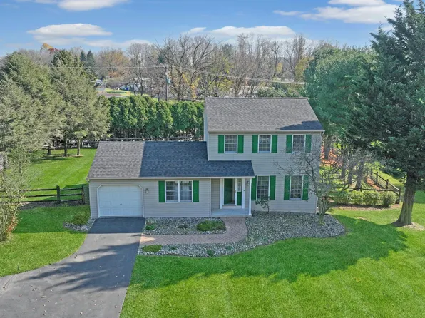 104 Goldfinch Ln, Honey Brook, PA 19344