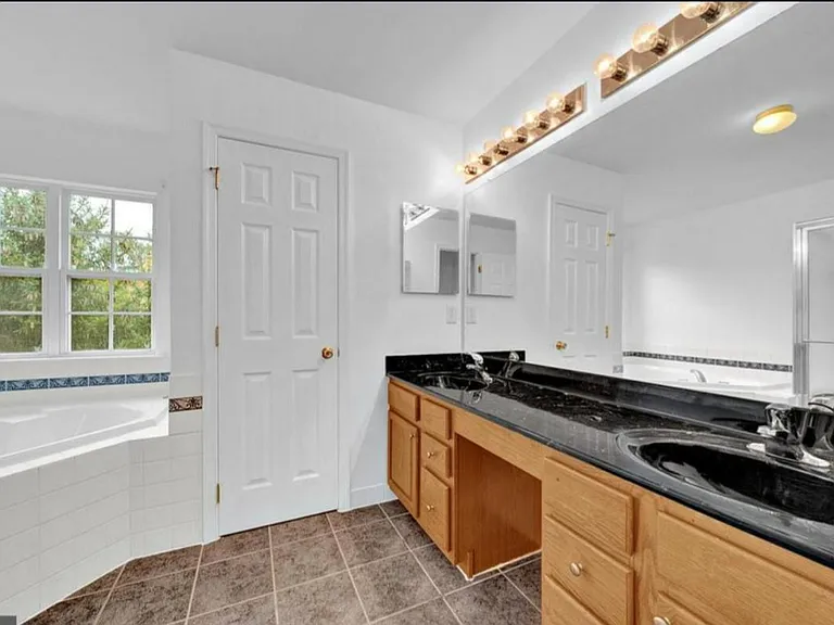 21 Blake Dr — Photo 21