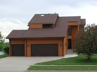 15895 Garden View Dr, Apple Valley, MN 55124