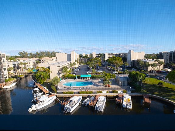 4th image of 4 Royal Palm Way #6050