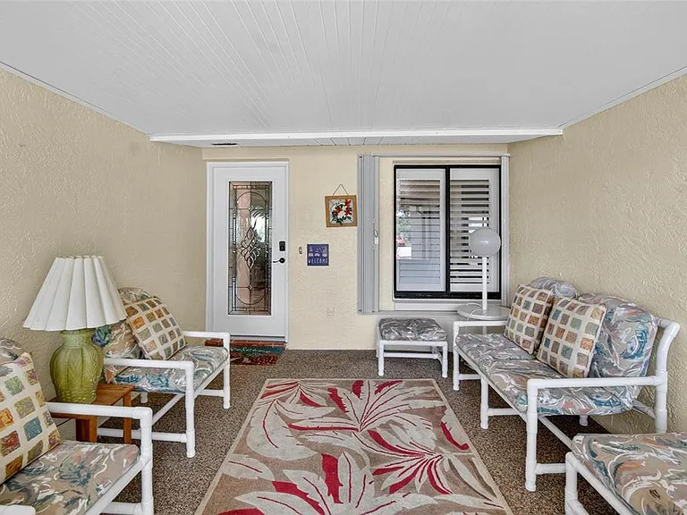 2221 Ivan Ct — Photo 3