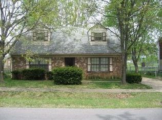 2563 Vonoa Dr, Radcliff, KY 40160