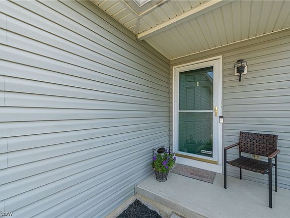 3rd image of 6239 Greenview Trl