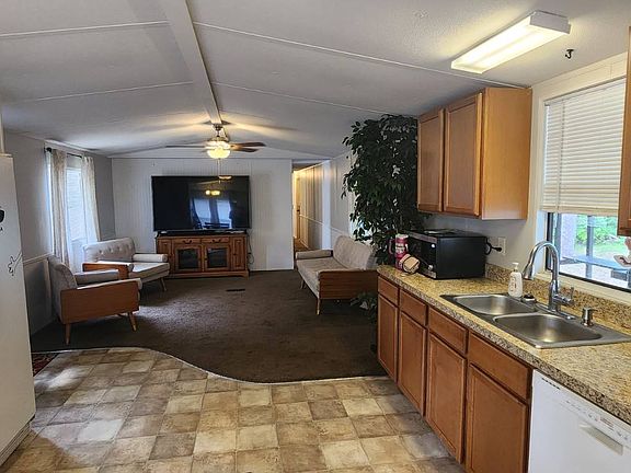 4th image of 35205 Watersedge Dr