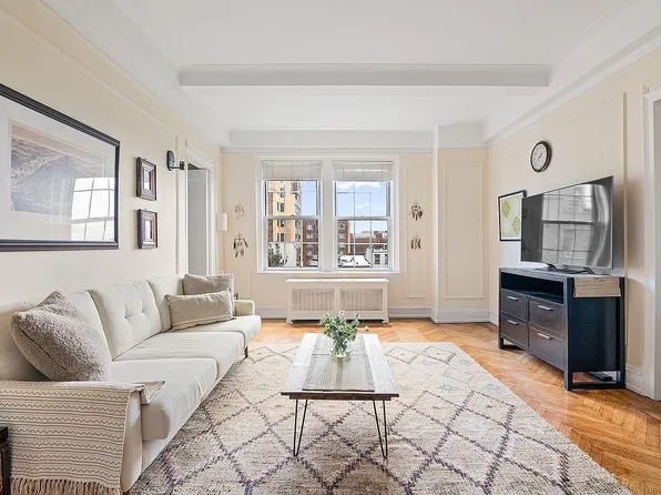 90 8th Ave APT 6E, Brooklyn, NY 11215