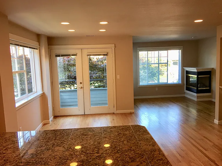 6521B 24th Ave NE — Photo 8
