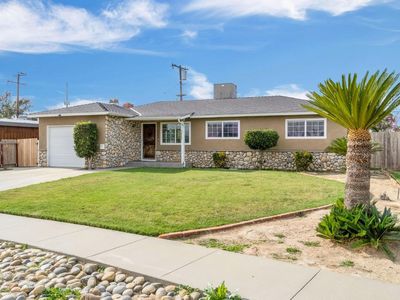 1908 N Waukena Way, Hanford, CA, 93230