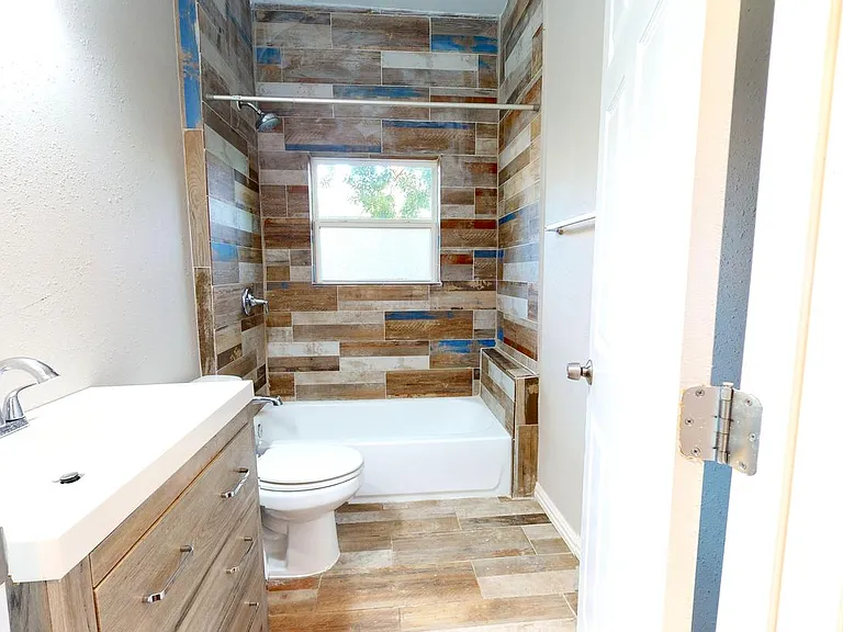 745 W Brooklyn Ave — Photo 23